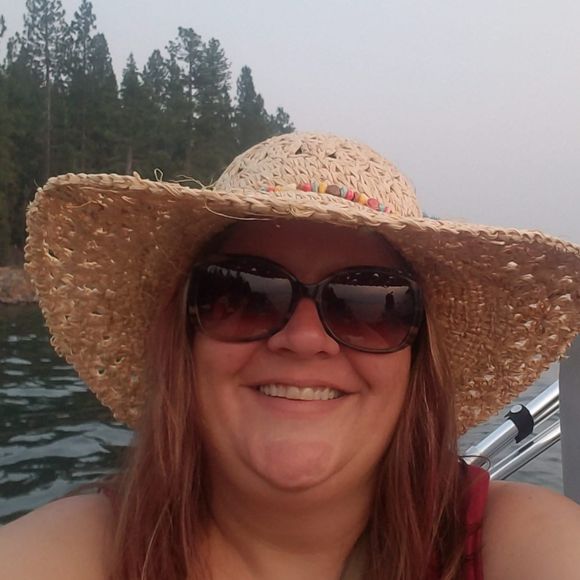 Meet your Posher, Danielle - Picture 1 of 1